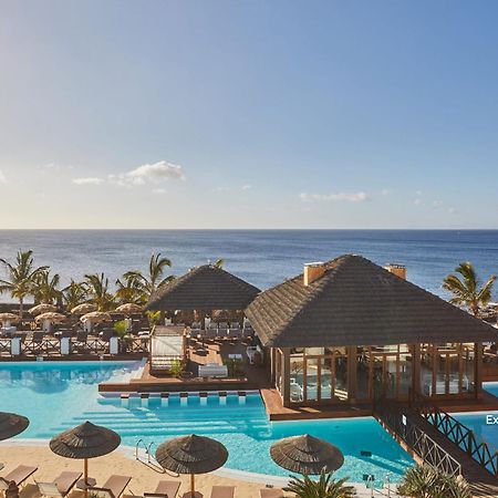 ホテル エスペリア ランサローテ プエルト・カレロ エクステリア 写真 The resort's swimming pool