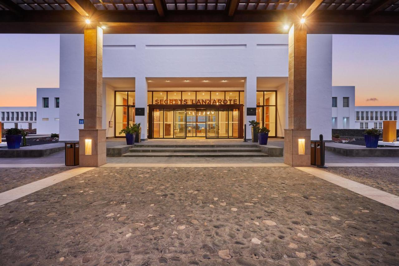 ホテル エスペリア ランサローテ プエルト・カレロ エクステリア 写真 Entrance of the hotel