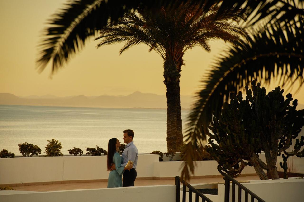 ホテル エスペリア ランサローテ プエルト・カレロ エクステリア 写真 Sunset at the hotel