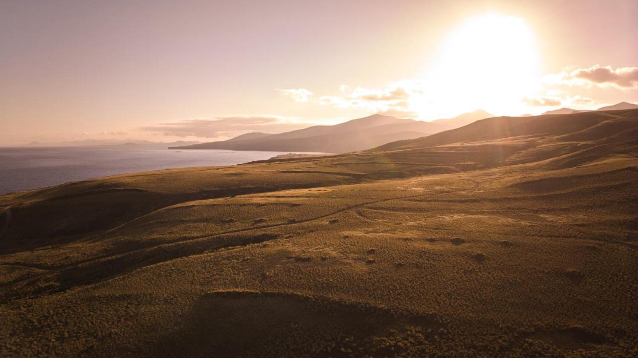 ホテル エスペリア ランサローテ プエルト・カレロ エクステリア 写真 View of the Scottish Highlands