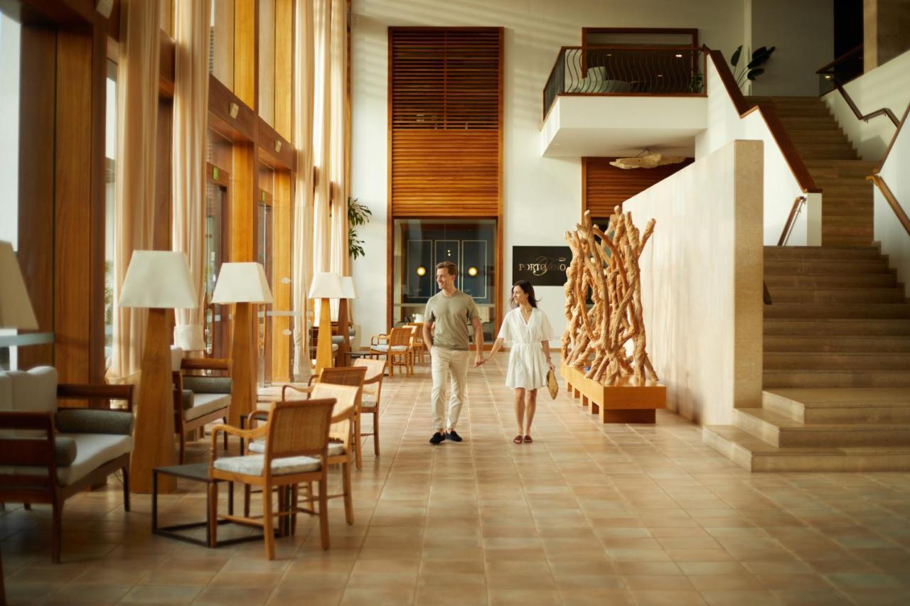 ホテル エスペリア ランサローテ プエルト・カレロ エクステリア 写真 The lobby of the Four Seasons Hotel