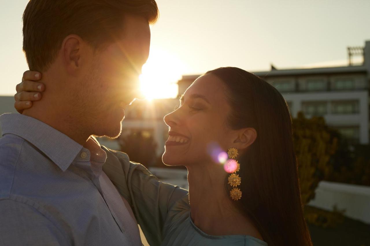 ホテル エスペリア ランサローテ プエルト・カレロ エクステリア 写真 A couple in love