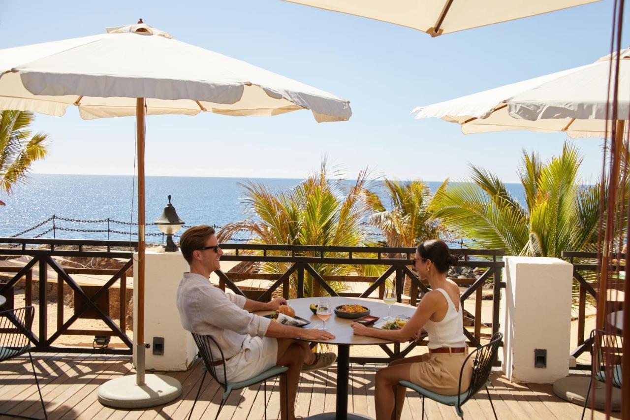 ホテル エスペリア ランサローテ プエルト・カレロ エクステリア 写真 The Beach Club at the InterContinental Sanctuary Cove Resort
